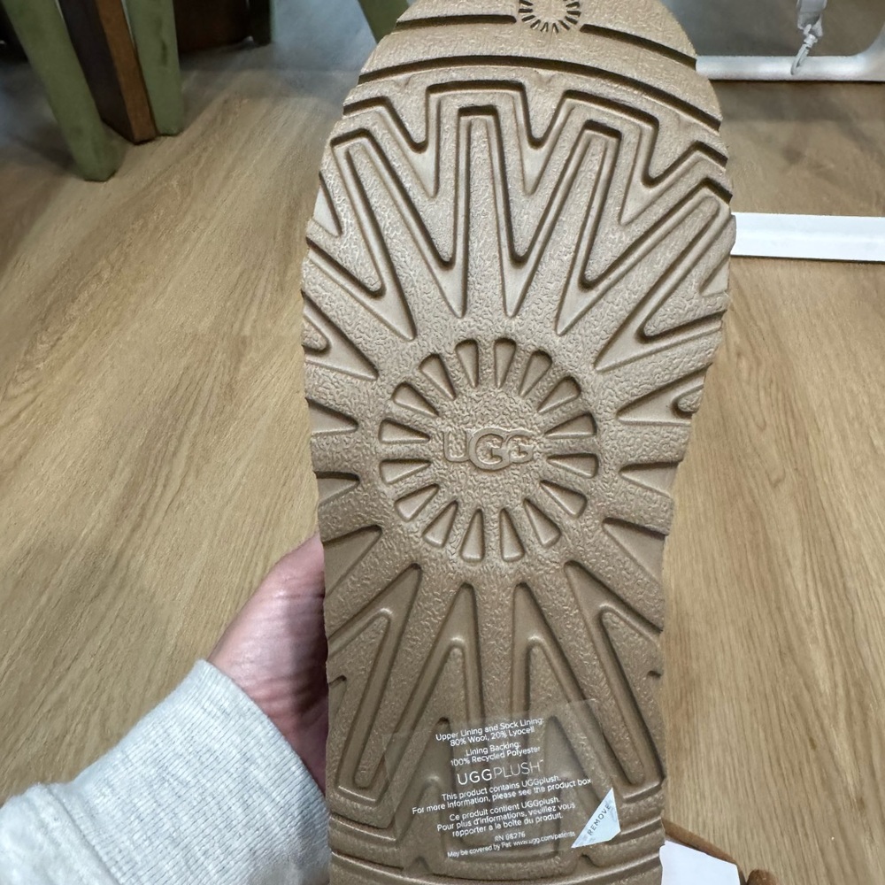 Ugg Neumel NWT